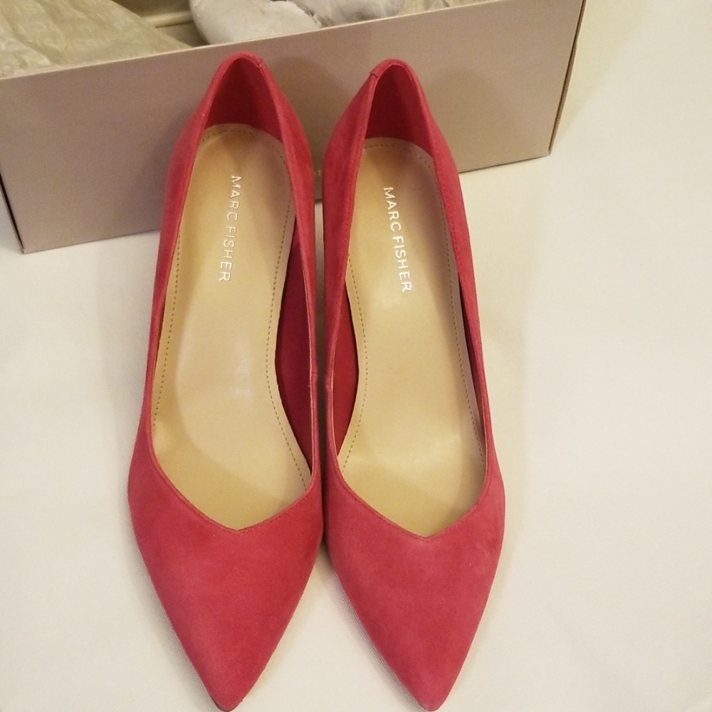 Marc Fisher pump, NWT
